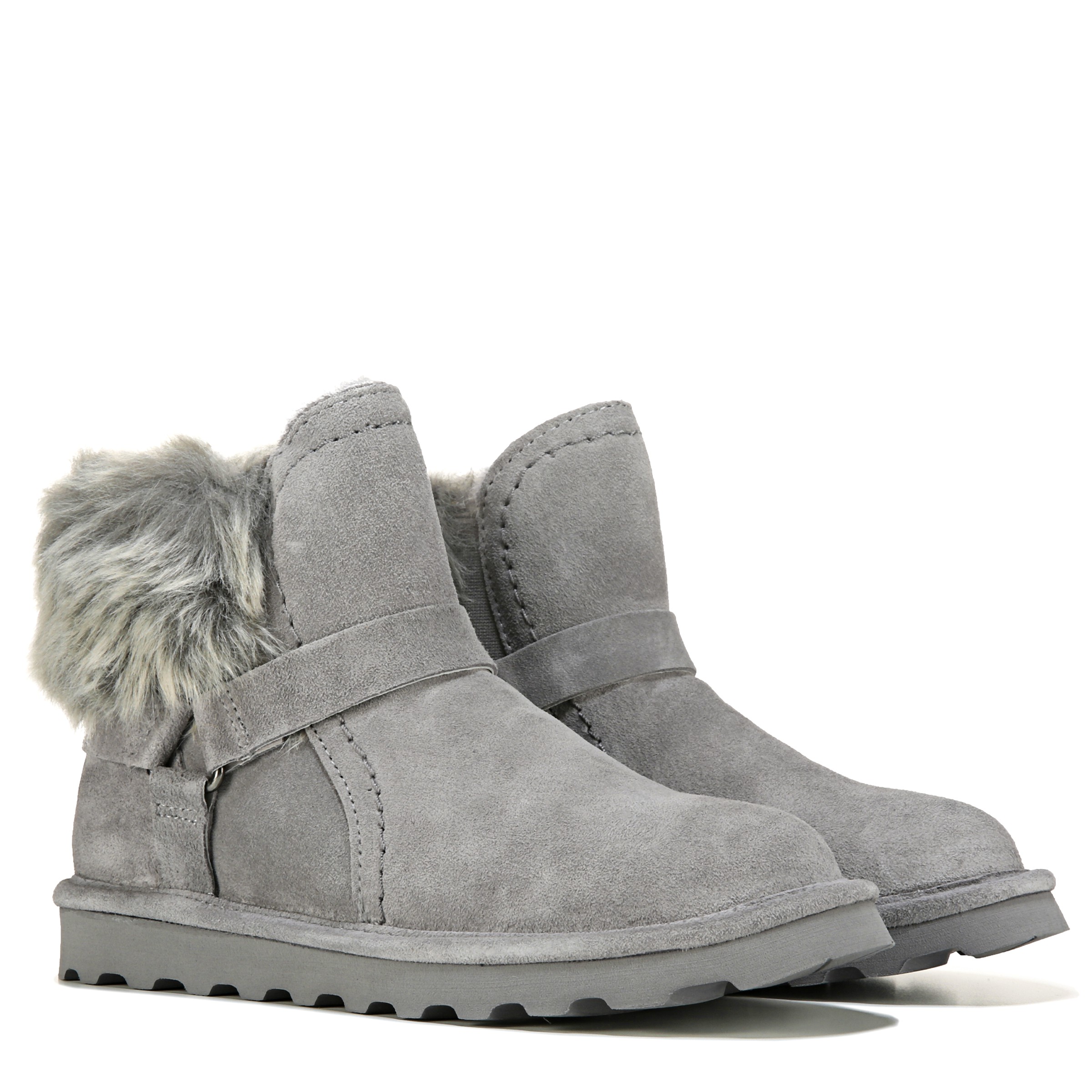 A closer look at the bear paw boots as seen on the @louisvuitton