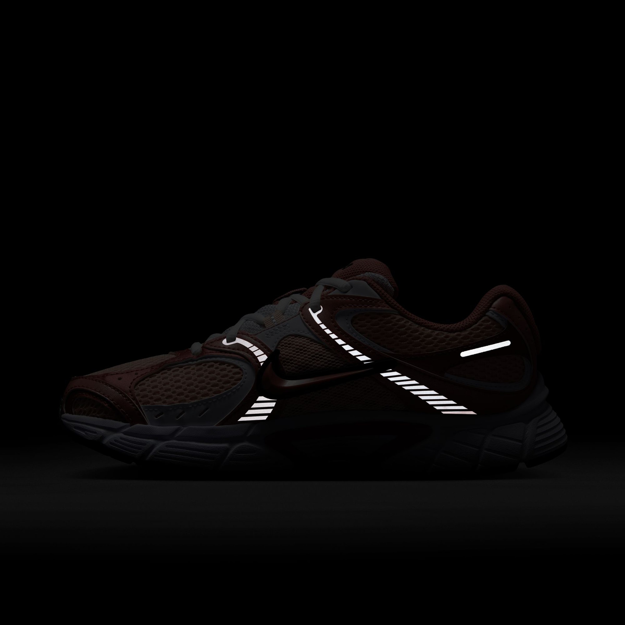 Women's V5 Runner Sneaker