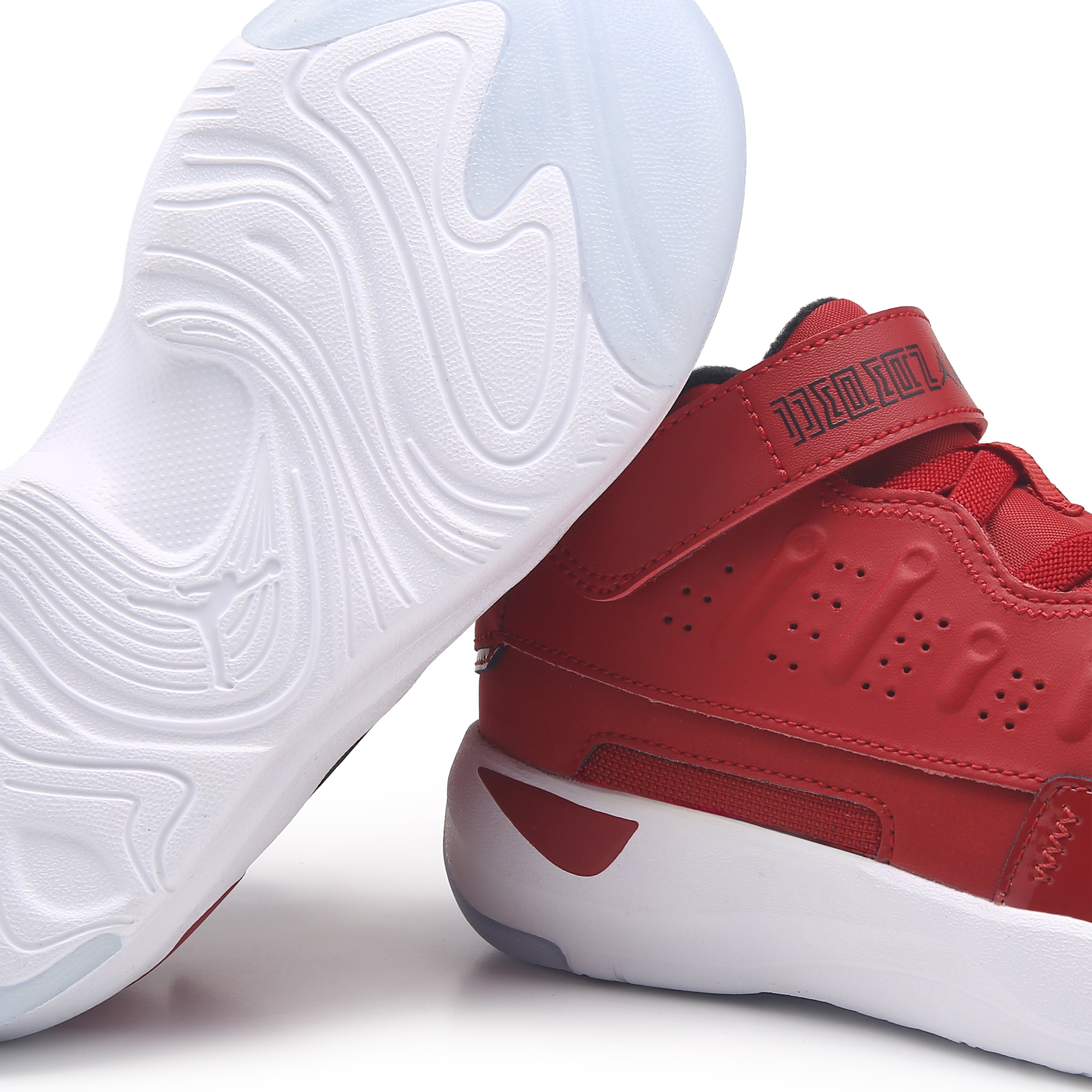 Kids' Max Aura 7 Mid Sneaker Little Kid