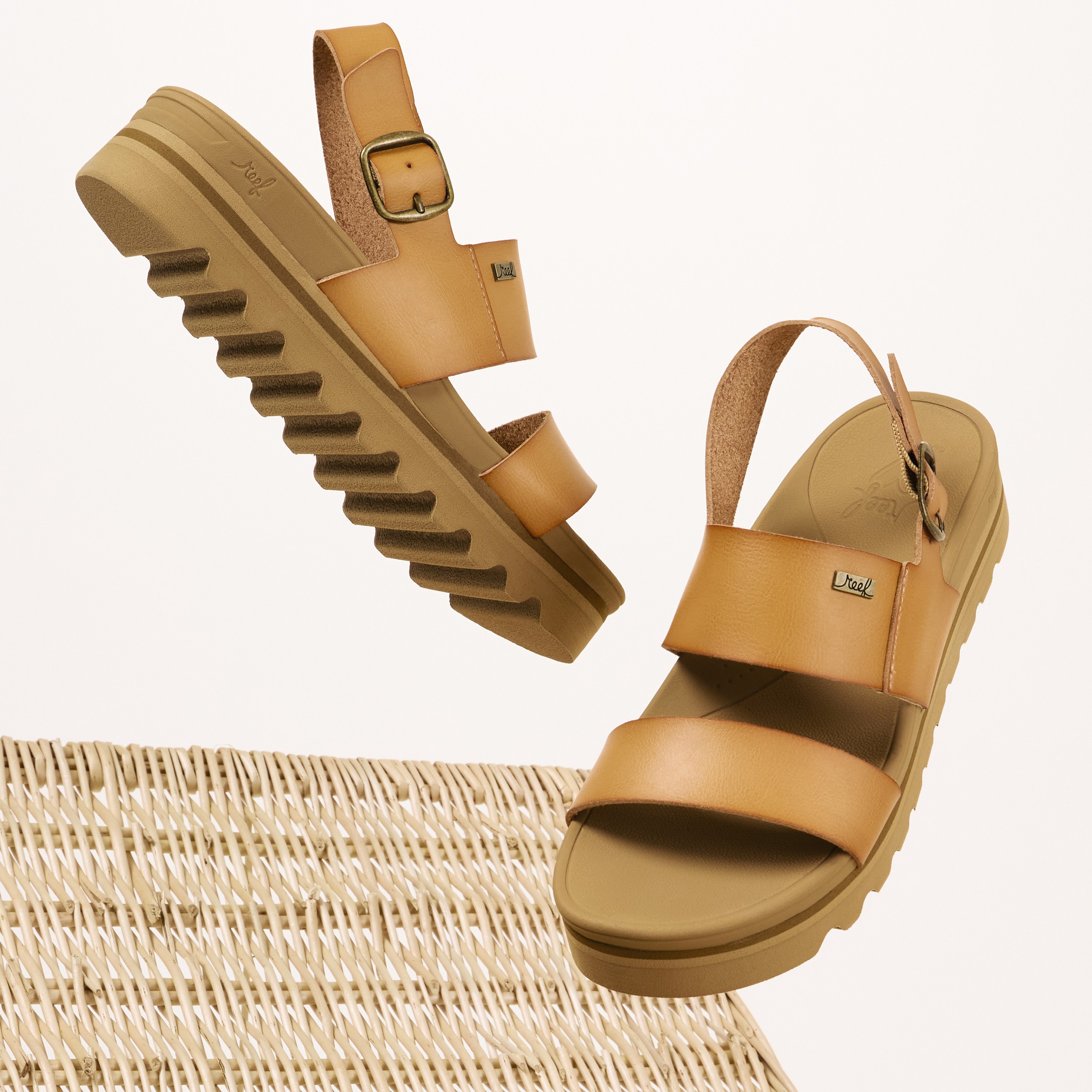 Women's Horizon Hi Buckle Sandal