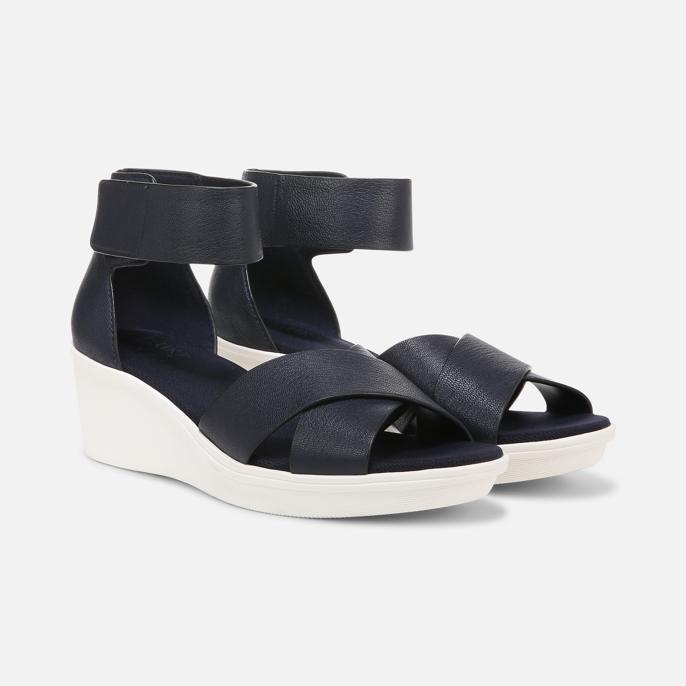 Zenia wedge deals sandal naturalizer