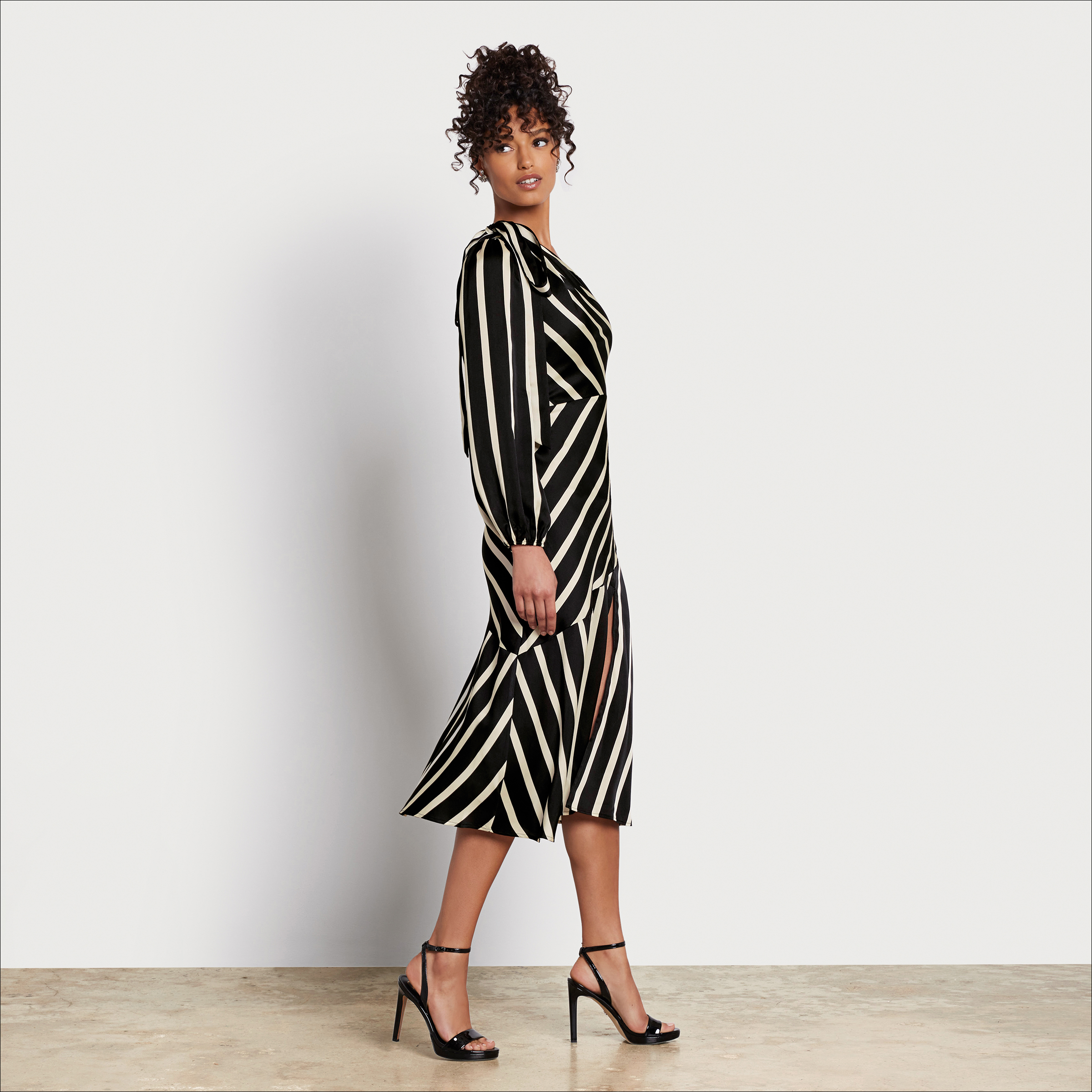   Essentials Women's Short-Sleeve Maxi Dress, Black White  French Stripe, X-Small : Clothing, Shoes & Jewelry